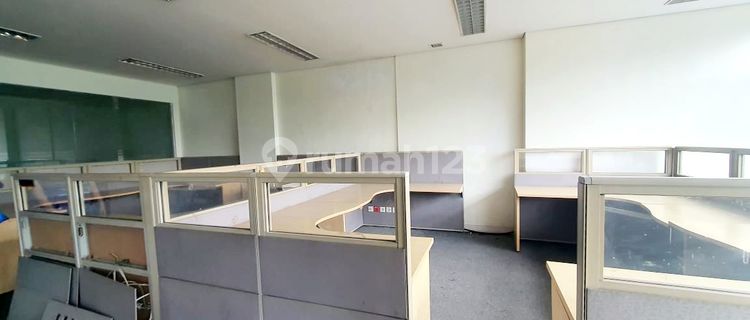 CONNECTED SHOPHOUSE NEAR PURI KENCANA, 615 M2, HOOK, 5 FLOORS, READY TO USE. 1