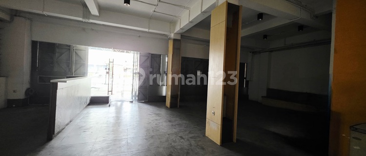 Connected Puri Pesanggrahan Shophouse, Affordable, 400 M2, Facing a Busy Street, Suitable for All Culinary Businesses: Restaurant, Cafe, Showroom, Salon, Clinic, Therapy, Courses. 1