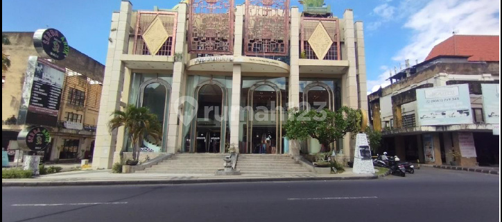 Di Gedung Mewah di Komplek Istana Kuta Galeria Blok Entrance I No 03-06, Jalan Patih Jelantik, Kel. Kuta, Kec. Kuta, Kab. Badung, Propinsi Bali, Kuta 1