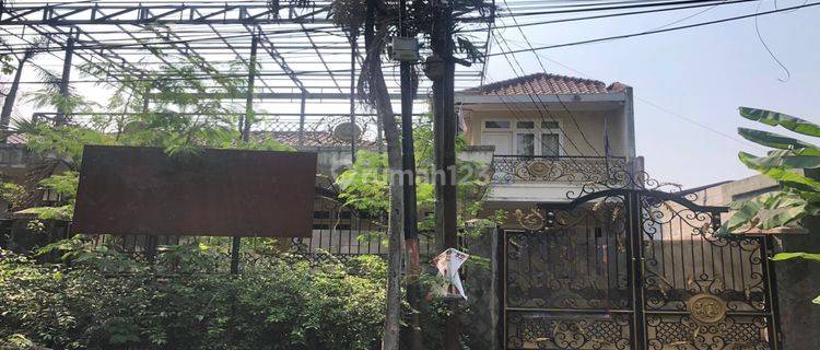  di Rumah Luas dan Asri di tengah jakarta. Jalan Kemang Timur V Nomor 2, Kel. Bangka, Kec. Mampang Prapatan, Kota Jakarta Selatan, Kemang 1