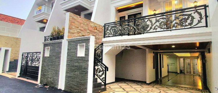 Rumah Mewah Ada Lift Dan Kolam Renang Kebagusan Jakarta Selatan 1