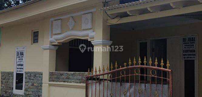 Di  Jual Rumah  2 Lantai di Perumahan Taman Cibodas  1