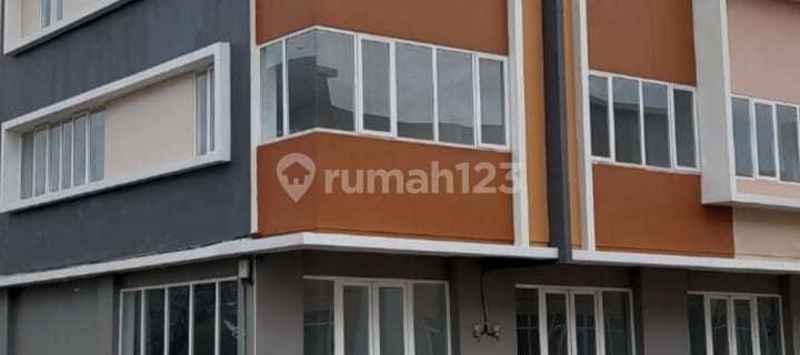 For Rent Shop House Corner Jln Boulevard Pergudangan Laksana 1