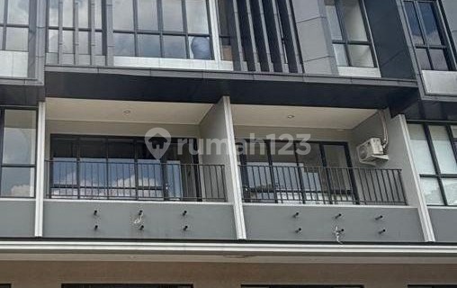Ready to Occupy Shop for Sale in Greenwich BSD City 1