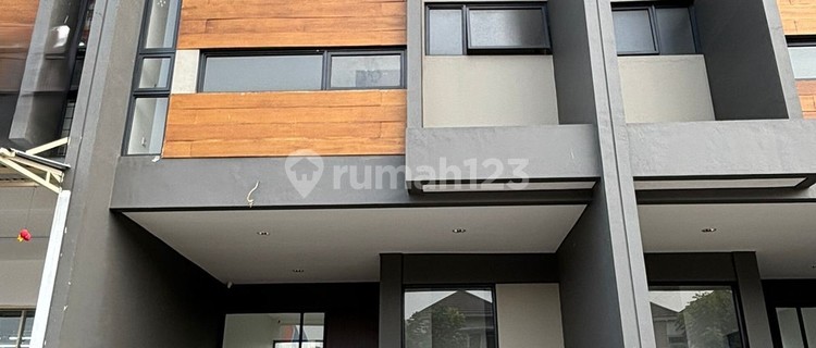 For Rent: 2-Story Shop House, suitable for business or office use, Free Parking, Direct Access to Tambun Toll Road, Grand Wisata Bekasi. 1