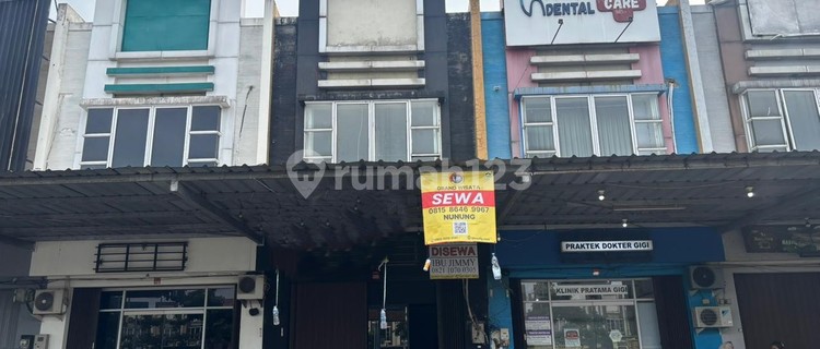 Rented 2-Story Ruko at Grand Wisata, Suitable for Office, Salon, Culinary, or School. Spacious Parking Area, Direct Access to Toll Road Only 100M from Living World Mall Grand Wisata Bekasi. 1