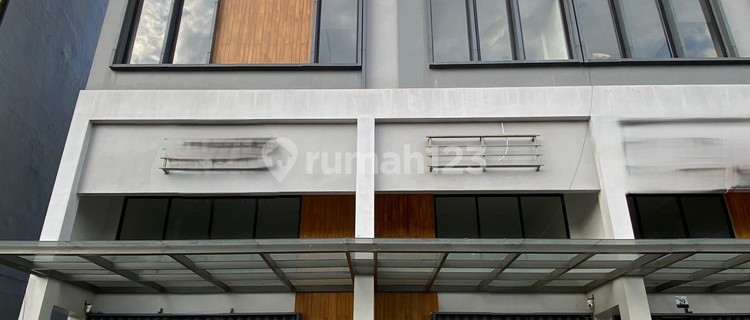 For Rent: 3-Story New Westfield Shop House with Spacious and Free Parking, Can Be Used as Office, Only 400 Meters from Living World Grand Wisata Bekasi Mall. 1