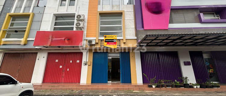 For Rent: 2-Story Ruko in Grand Wisata, Ready to Use, Spacious Parking, 100m from Mall, Direct Access to Tambun Toll Road, Grand Wisata, Bekasi. 1