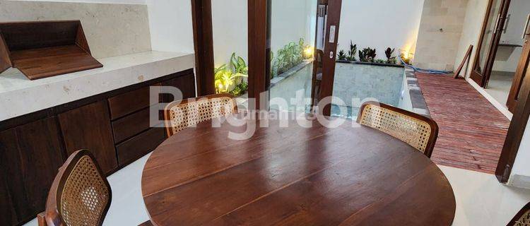 Disewakan Rumah 2 Lantai Modern Minimalis Full Furnished Bisa Bulanan 1