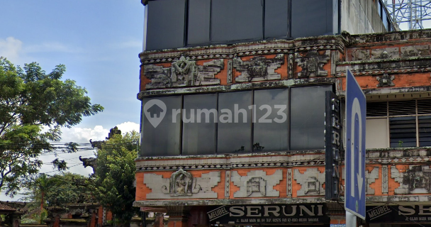 Shop House for Sale, Strategic Hook Position on Gajah Mada Street, Tabanan 1