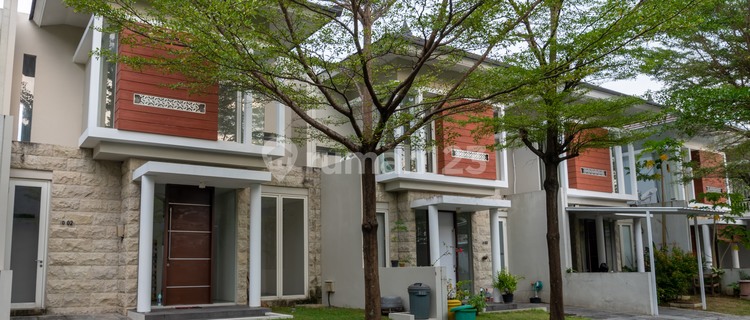 Rumah 2 Lantai Kawasan Elit Keamanan 24 Jam 1