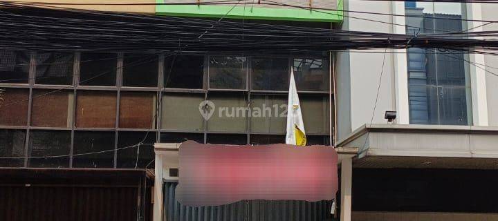 Ruko 4x22 Juanda 3.5 lantai hadap Timur
Deretan bank DKI  1