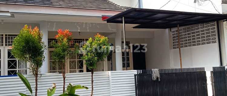 Nice and Affordable Houses in Bintaro Sector 9 Housing Complex 1