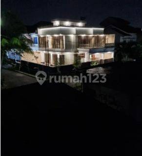  Rumah 3 Lantai Semi Furnished 1