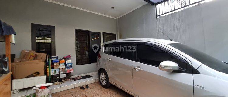 Rumah 4lt Semi Furnish & Bebas Banjir Di Jelllambar Baru 1