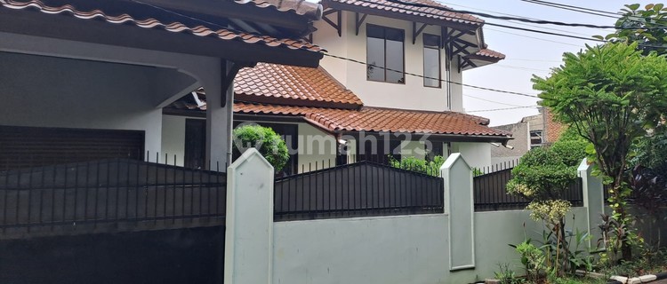 Dijual Rumah Nyaman Hommy di Komplek Pejaten 1