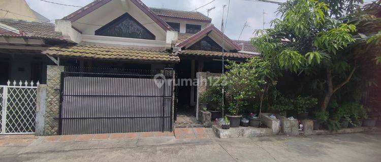 Rumah kokoh murah urgent dalam komplek besar nempel sumarecon 1