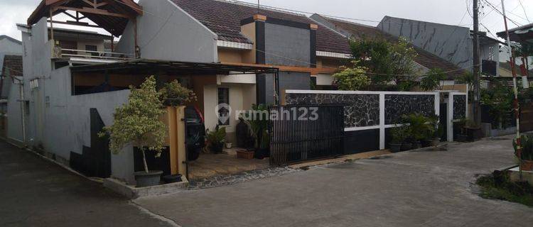 Rumah dijual hadap Timur dekat ke jalan raya  jati makmur  1