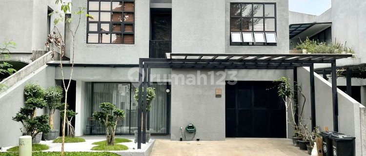 Aesthetic Ready-to-Occupy House Veteran South Jakarta 1