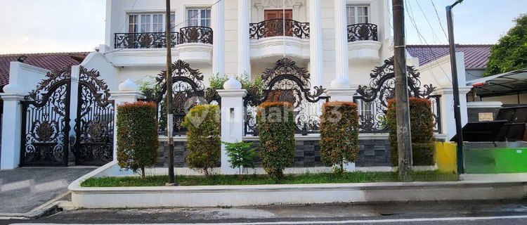 For Sale Luxury American Classic House in Duren Sawit, East Jakarta 1