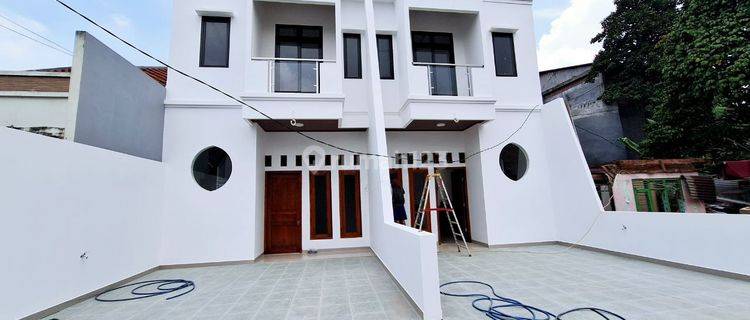 Rumah Clasic 2 Lantai Siap Huni Jatikramat Bekasi 1