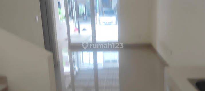 Dijual Rumah di Palm Blossom Taman Surya , Jakarta Barat 1