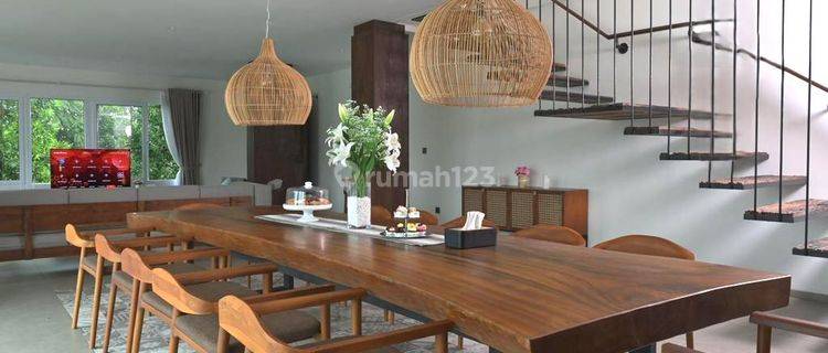 Dijual Villa Mewah Suasana Sejuk View Indah di Dago 1