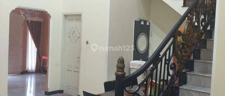 Rumah 2 Lantai Bagus Siap Huni 1