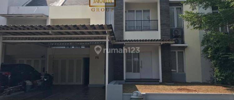 Rumah bagus 2,5 lantai dalam kompleks 1