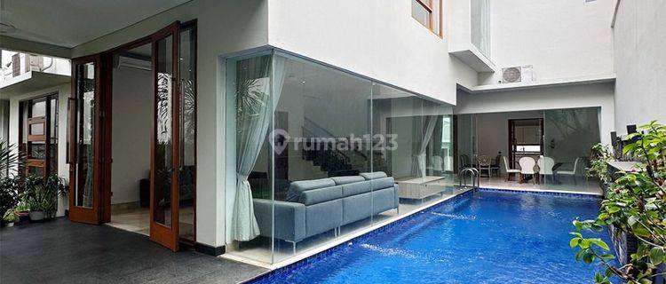 4 BR house in a cluster with private pool 1