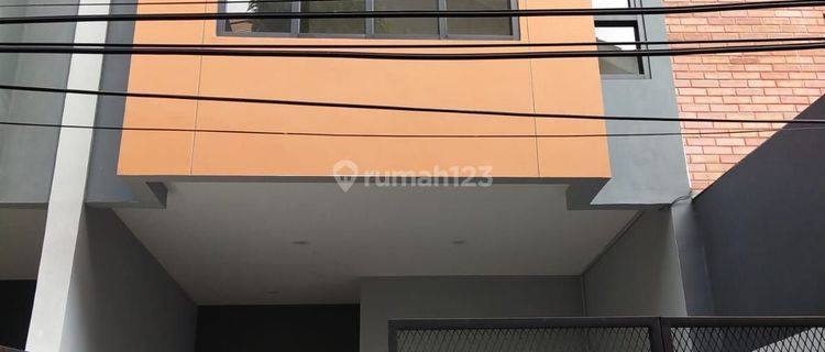 Rumah Baru dekat jalan arteri Pondok Indah Jakarta Selatan 1