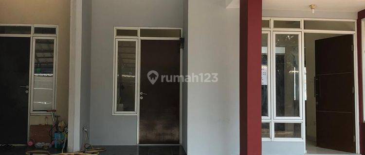 Dijual Rumah Di Perumahan Metland Transyogi 1