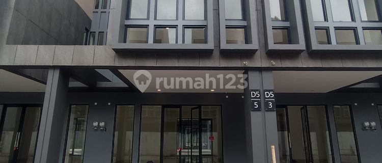 For Rent Delrey Townhouse Double Facade 3 Floors, Kitchen 4, Bedrooms 2, Smartlock 2. Rental Price 150 Million. 1