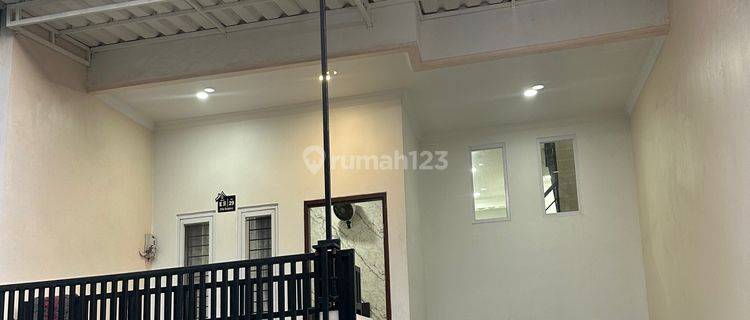 DIJUAL RUMAH 2 Lantai LOKASI VILLA TAMAN BANDARA DADAP KOSAMBI TANGERANG 1