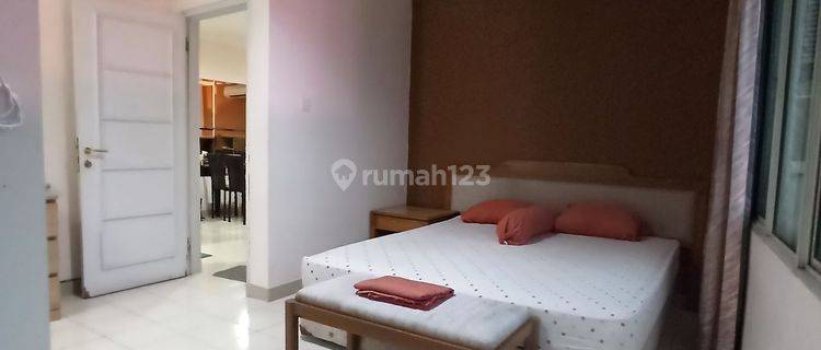 DISEWAKAN APARTEMEN SEMANGGI FULL FURNISHED 1