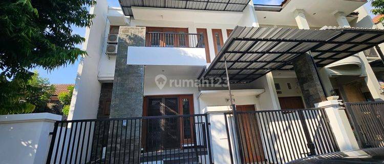 CA134 DIJUAL RUMAH MODERN MINIMALIS CAKEP 2 LT, KAWASAN ELIT, TERMURAH, STRATEGIS DI GRAHA FAMILY 1