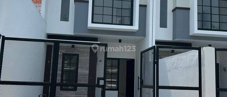 CA66 DIJUAL RUMAH NEW GRESS, GAYA MODERN MINIMALIS DI RUNGKUT ASRI, 2 LT, SHM, TERMURAH 1