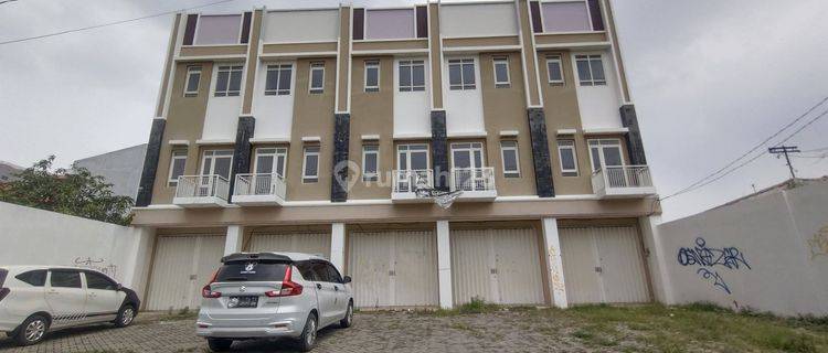 CA78 DIJUAL 5 UNIT RUKO BARU 3 LT LOKASI STRATEGIS, SHM, TINGGAL 4 UNIT , DEKAT SEKOLAH & KAMOPUS DI KUTISARI 1