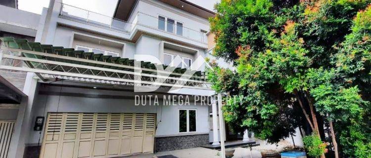 Rumah Sudah Renovasi Shm Timur 3 Lantai Siap Huni Di Alam Sutera  1