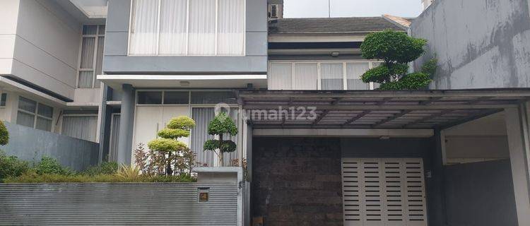 Rumah 2 Lantai Split Level Harga Menarik Di Kebayoran Residence. 1