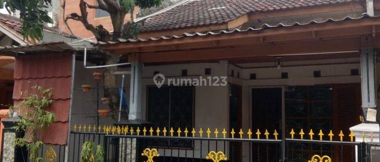 Rumah Bagus Unfurnished SHM di Dukuh Zambrud Bekasi Timur 1