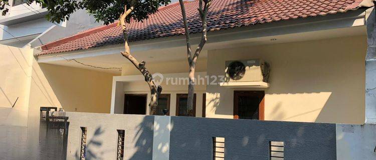 Turun Harga! Rumah  Siap Huni, Strategis Di Tomang, Jakarta Barat 1