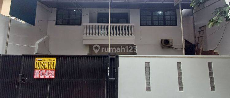 Rumah Cocok Untuk Usaha/Tinggal, Strategis, Tomang Jakarta Barat 1