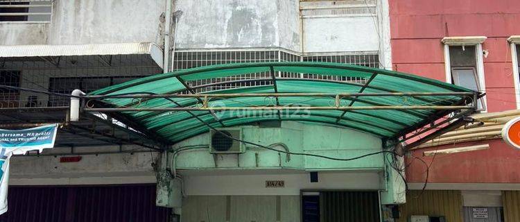 Dijual Ruko Green Garden, 3.5 Lantai, hadap Jl. Raya (Timur) 1