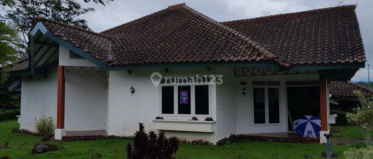 Dijual Villa Semi furnished di Kota Bunga, Cianjur Jawa Barat 1