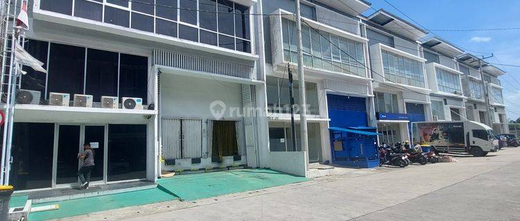 Gudang Bizhub 52 Terbesar Semi Furnished 2 Lantai, Balikpapan 1