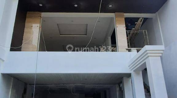 Rumah Mewah, Baru, 3 lantai di Taman Cilandak,  jalan kaki ke MRT Fatmawati 1