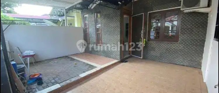 Jual Murah Semi Furnished Rumah 2 Lantai 4 Kamar Metland Menteng Siap Huni Bebas Banjir 1