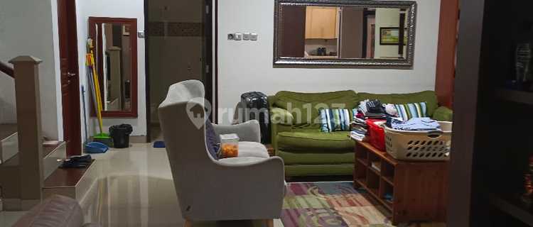 Nice House Ready to Occupied Hook Inside Complex Near Limo and Krukut Toll Roads 1