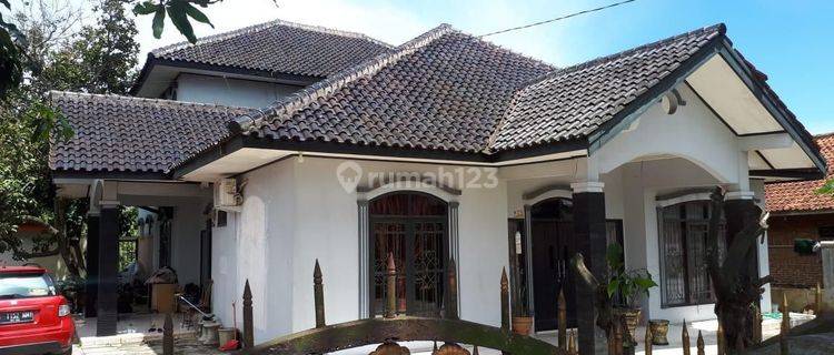 Di Jual Rumah Depan Teras Ada Kolam Renang, Gv 1